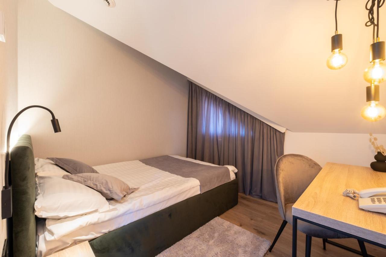 Pensiunea Casa Georgia Comanesti  Экстерьер фото