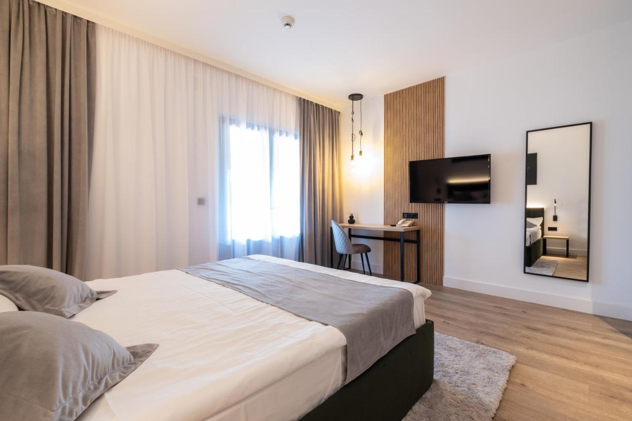 Pensiunea Casa Georgia Comanesti  Экстерьер фото