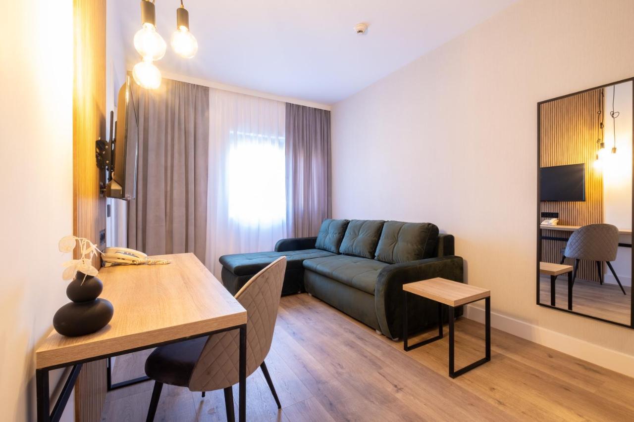 Pensiunea Casa Georgia Comanesti  Экстерьер фото
