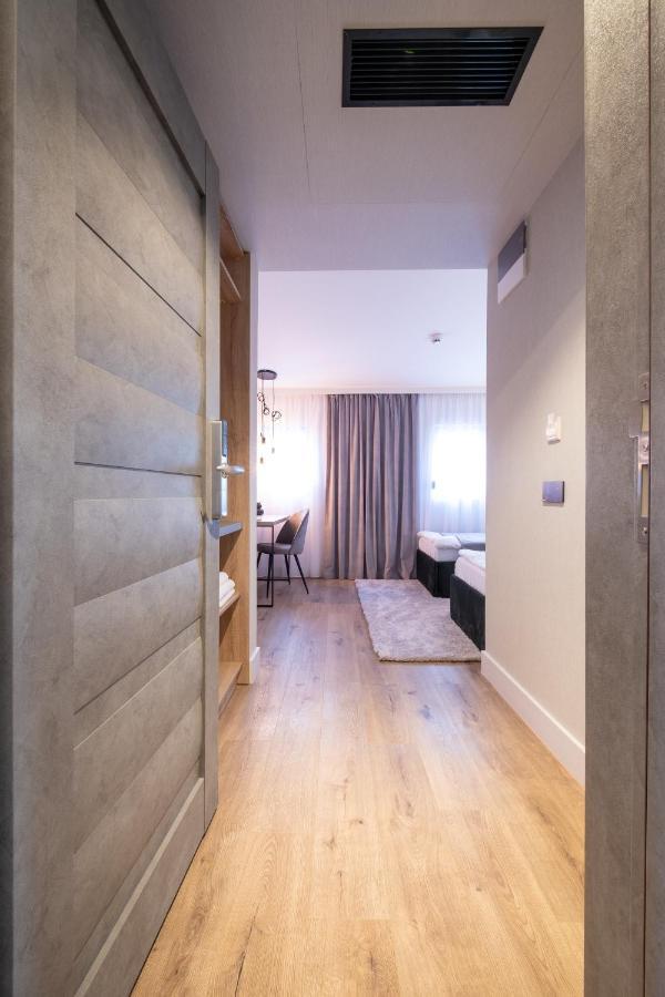 Pensiunea Casa Georgia Comanesti  Экстерьер фото