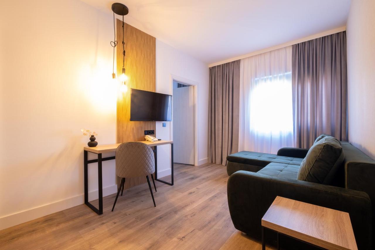 Pensiunea Casa Georgia Comanesti  Экстерьер фото